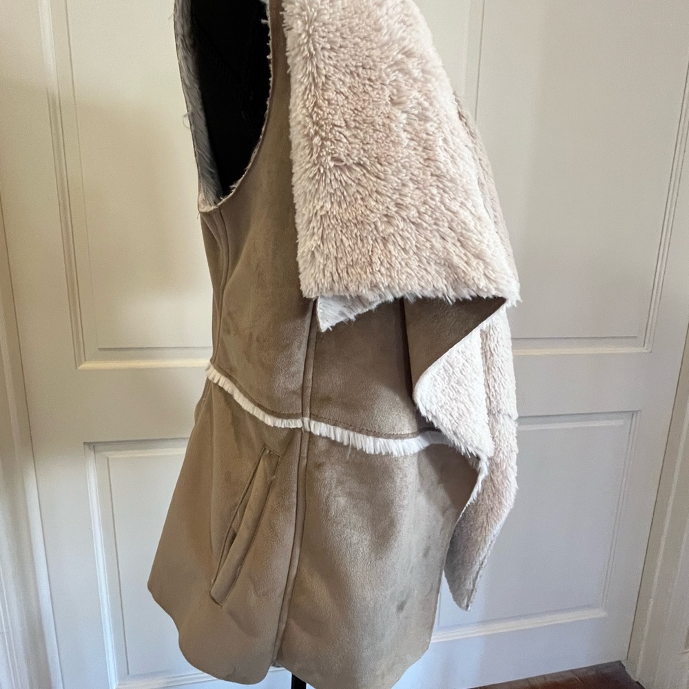 Tan and Cream Faux Shearling and Suede Vest - Picture 13 of 16